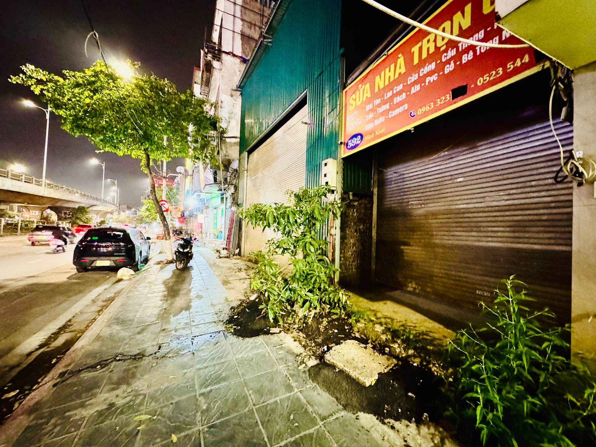 Bán nhà Minh Khai - diện tích 151.9m2 1 tầng - Nhà mặt phố lớn 4 làn ô tô tránh - giá 43,9 tỷ