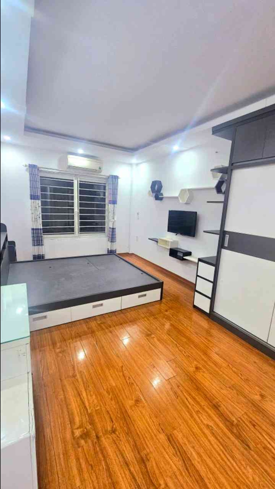 Bán nhà Nam Dư - diện tích 30m2 5 tầng - Ô tô đỗ cổng - giá 7,5 tỷ