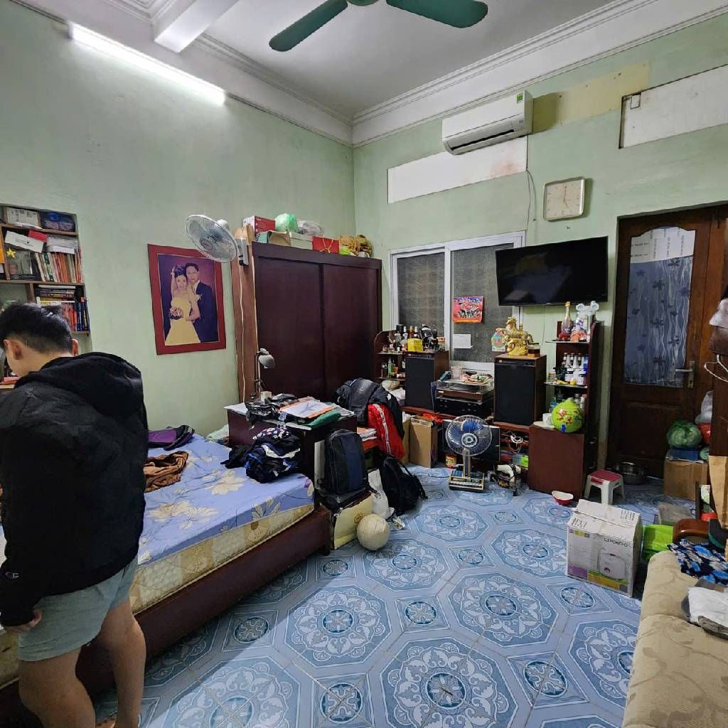 Bán nhà Xã Đàn - diện tích 80.1m2 3 tầng - Ô tô đỗ cửa - giá 28 tỷ