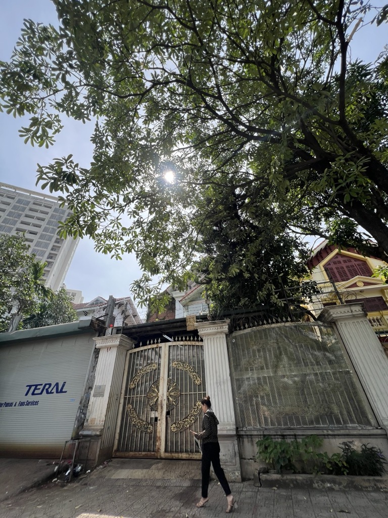 Bán nhà Khu đô thị mới Pháp Vân - diện tích 368m2 4 tầng - Biệt thự đơn lập - giá 80 tỷ