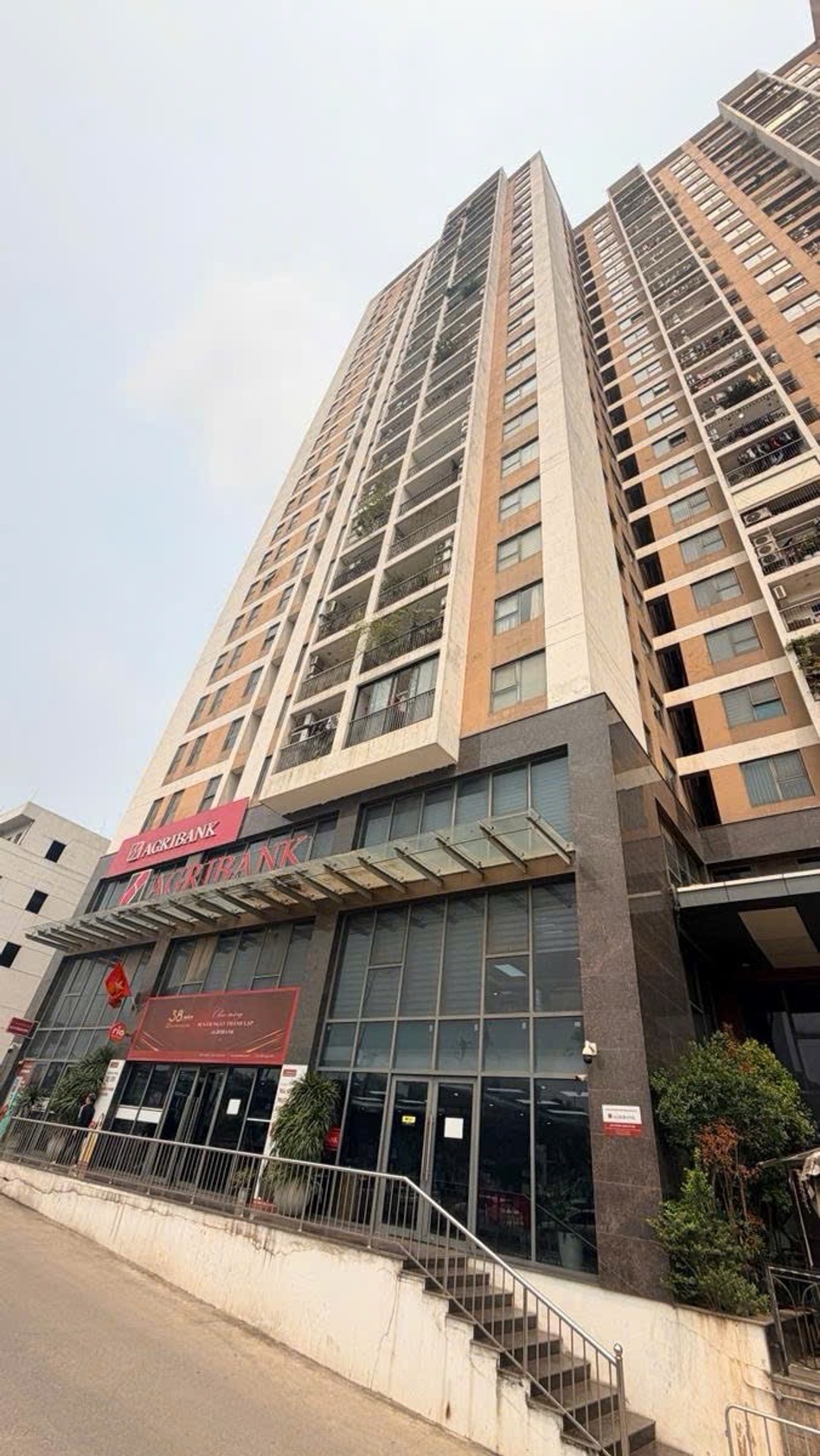 Bán nhà Định Công - diện tích 2210m2 3 tầng - SIÊU PHẨM SHOPHOUSE CHÂN ĐẾ CHUNG CƯ - giá 230 tỷ