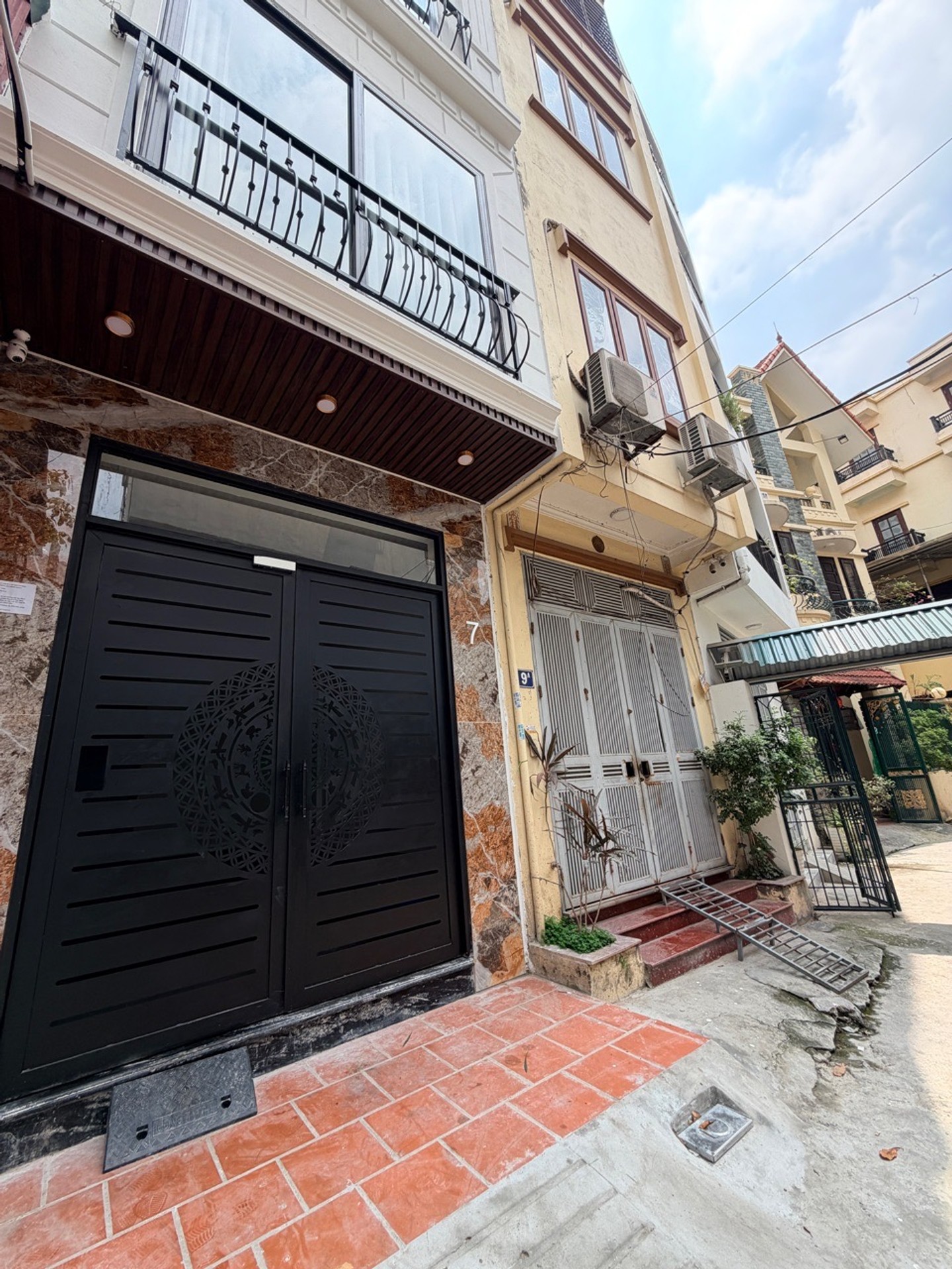 Bán nhà Minh Khai - diện tích 43m2 6 tầng - Thang máy, ô tô đỗ cửa - giá 14,4 tỷ