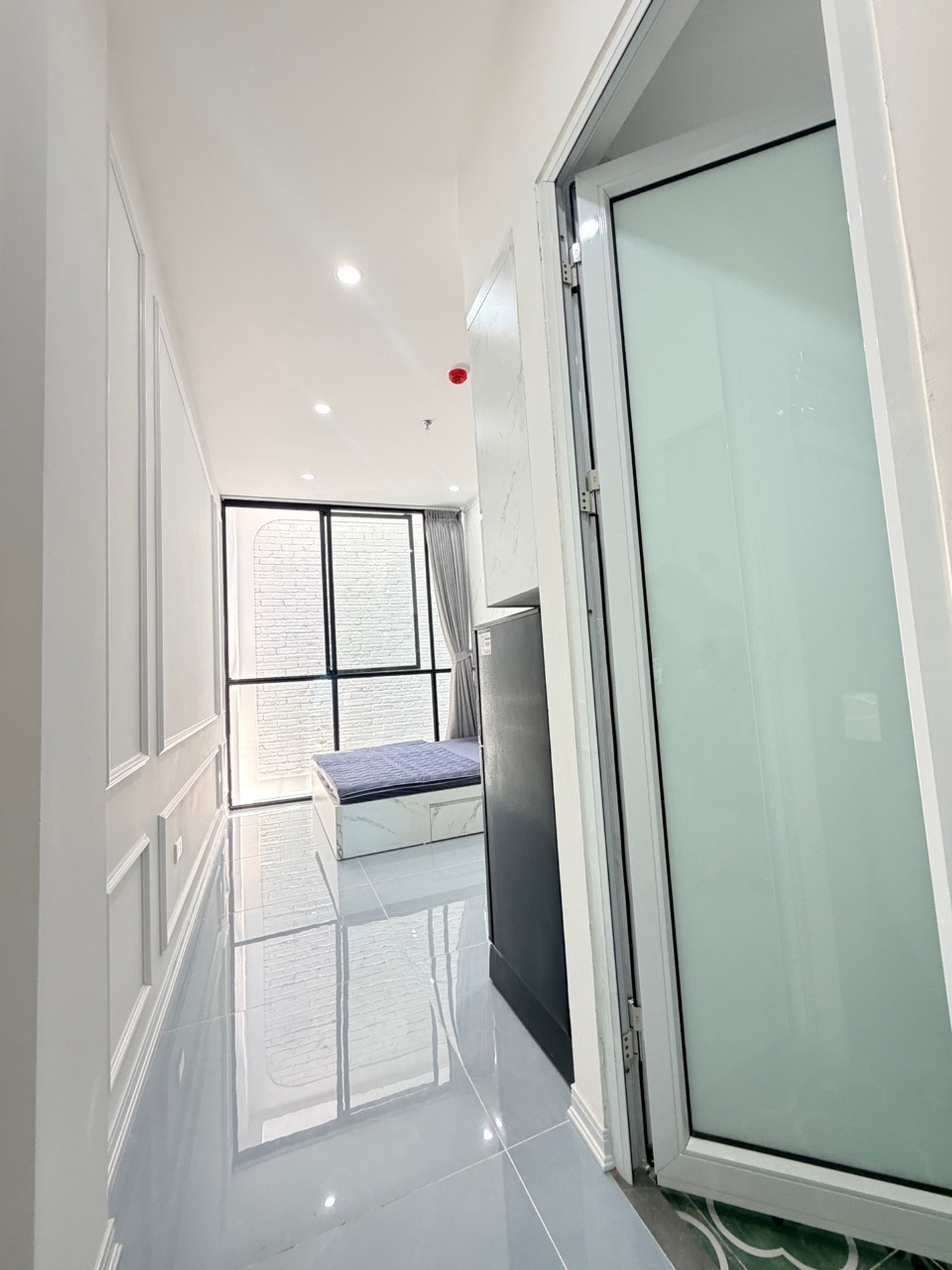 Bán nhà Minh Khai - diện tích 43m2 6 tầng - Thang máy, ô tô đỗ cửa - giá 14,4 tỷ