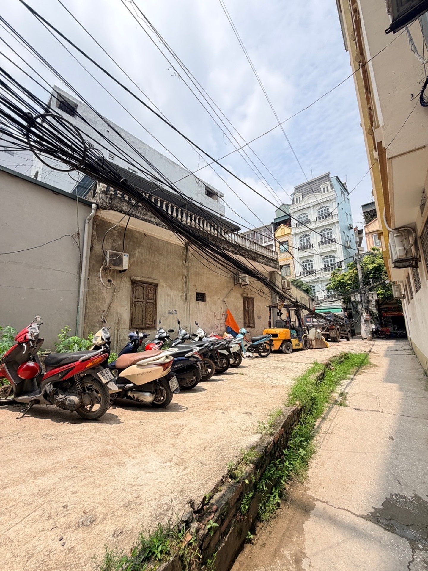 Bán nhà Minh Khai - diện tích 43m2 6 tầng - Thang máy, ô tô đỗ cửa - giá 14,4 tỷ
