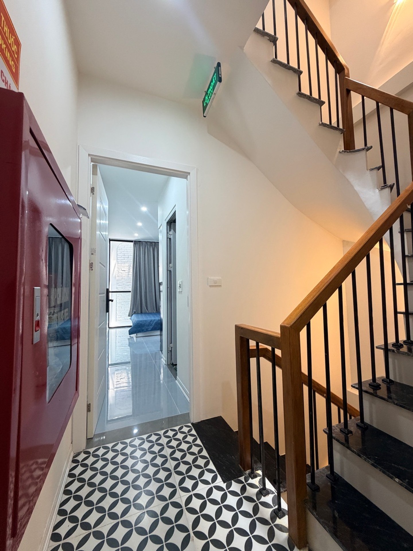 Bán nhà Minh Khai - diện tích 43m2 6 tầng - Thang máy, ô tô đỗ cửa - giá 14,4 tỷ