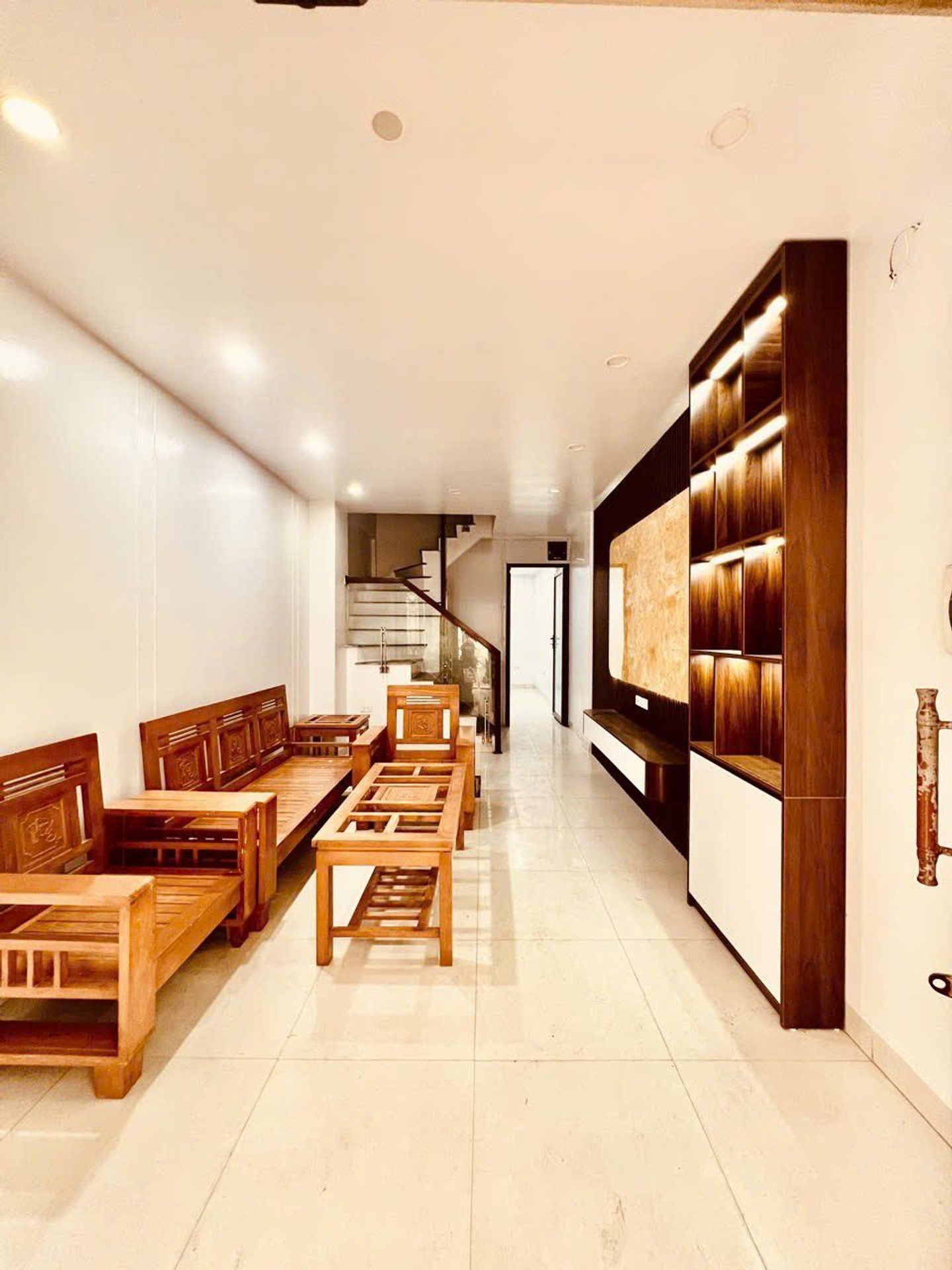 Bán nhà Nam Dư - diện tích 35m2 4 tầng - sát đường ô tô tránh - giá 7,5 tỷ