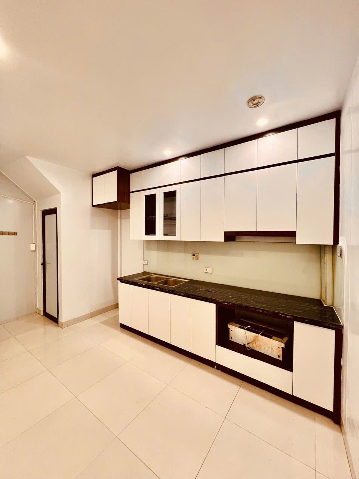 Bán nhà Nam Dư - diện tích 35m2 4 tầng - sát đường ô tô tránh - giá 7,5 tỷ