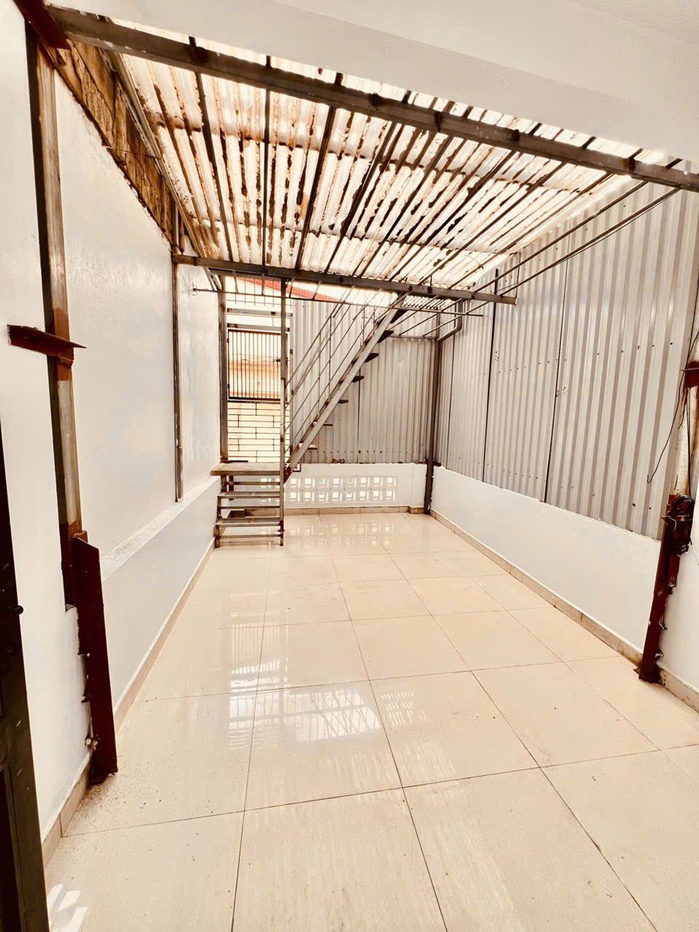 Bán nhà Nam Dư - diện tích 35m2 4 tầng - sát đường ô tô tránh - giá 7,5 tỷ