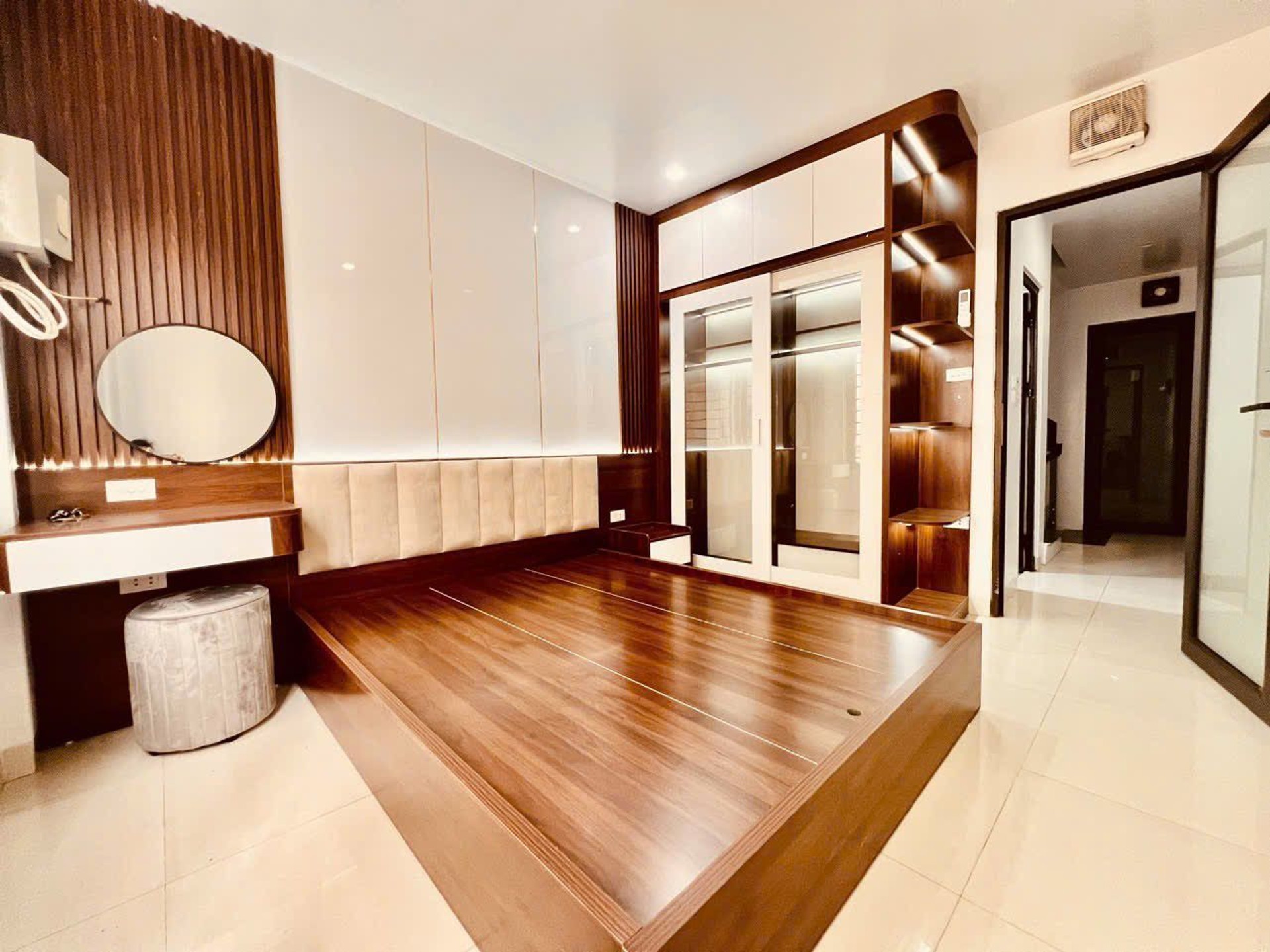 Bán nhà Nam Dư - diện tích 35m2 4 tầng - sát đường ô tô tránh - giá 7,5 tỷ