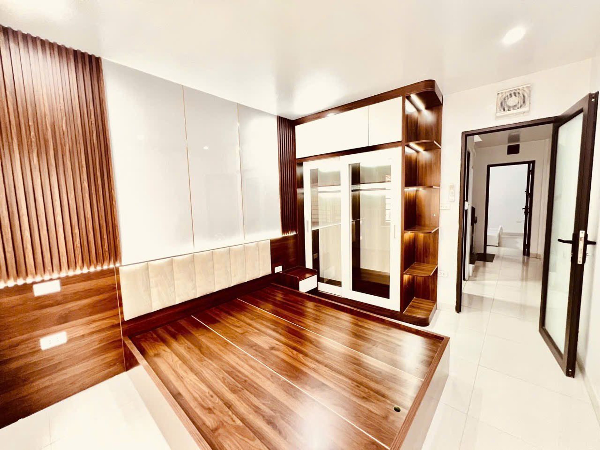 Bán nhà Nam Dư - diện tích 35m2 4 tầng - sát đường ô tô tránh - giá 7,5 tỷ