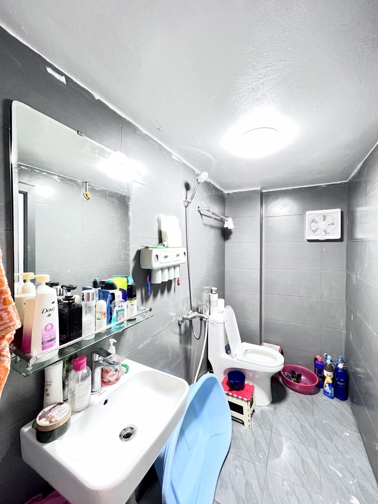 Bán nhà Nguyễn Chính - diện tích 48m2 2 tầng - Ô TÔ TẢI ĐỖ CỬA - giá 3,45 tỷ