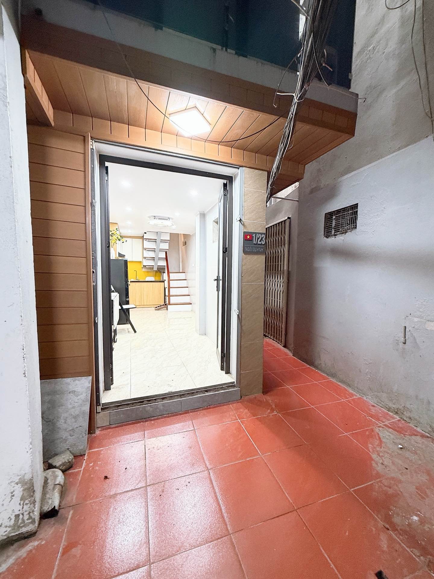Bán nhà Ngõ Quỳnh - diện tích 17m2 3 tầng - Lô góc 2 mặt thoáng - giá 4,5 tỷ