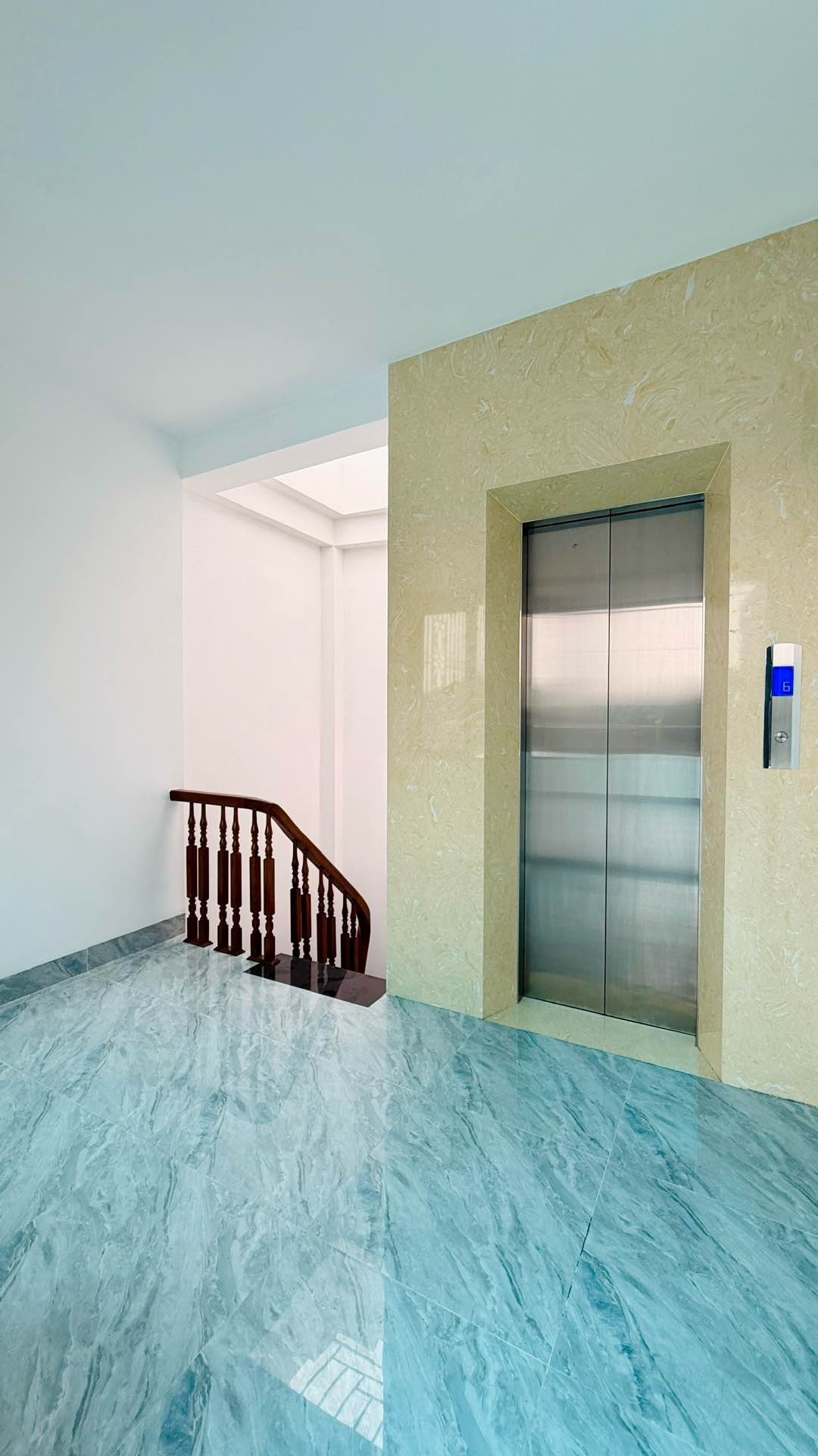 Bán nhà Giáp Nhị - diện tích 48m2 6 tầng - Căn góc 2 thoáng - giá 12,6 tỷ