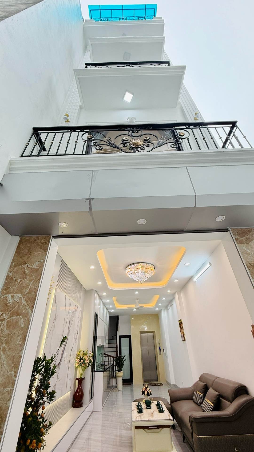 Bán nhà Giáp Nhị - diện tích 48m2 6 tầng - Căn góc 2 thoáng - giá 12,6 tỷ