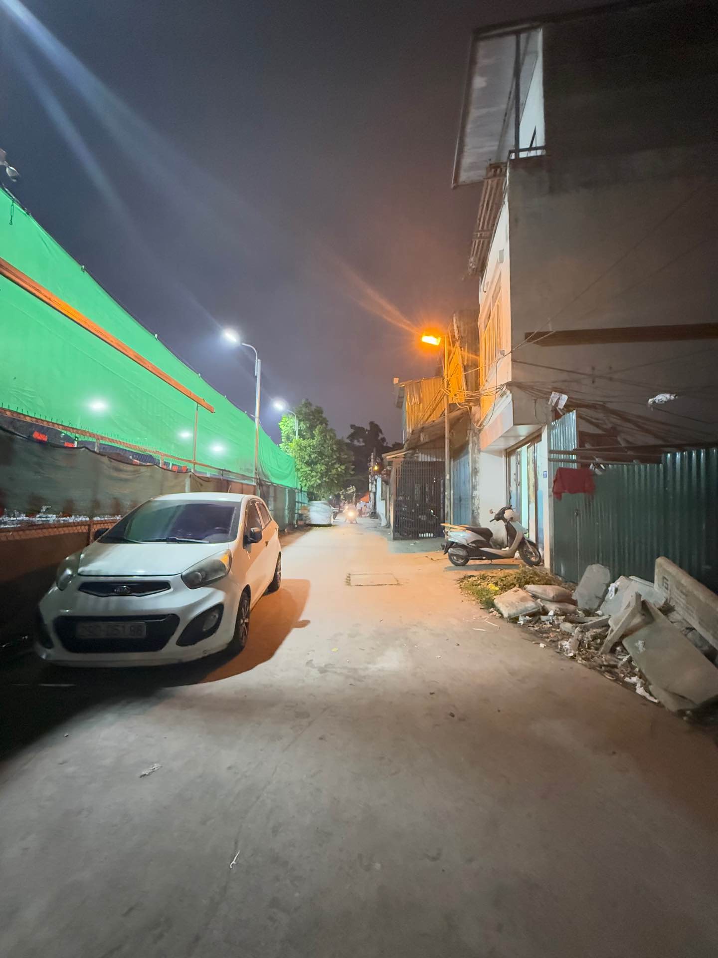 Bán nhà Định Công Hạ - diện tích 34m2 2 tầng - Ô TÔ ĐỖ CỔNG - giá 1,7 tỷ