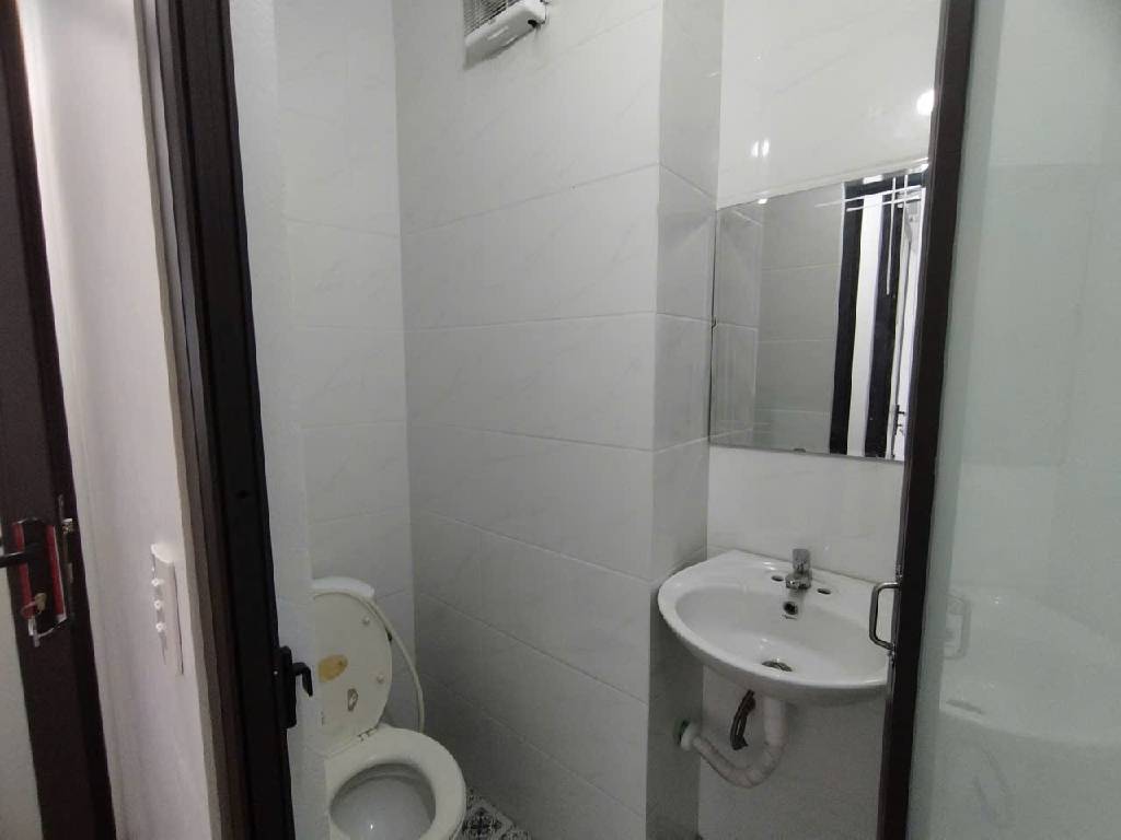 Bán nhà Định Công - diện tích 31m2 5 tầng - Nhà đẹp hiếm có - giá 6,5 tỷ