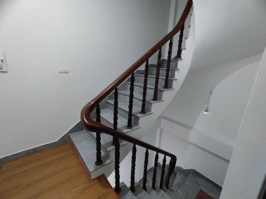 Bán nhà Định Công - diện tích 31m2 5 tầng - Nhà đẹp hiếm có - giá 6,5 tỷ