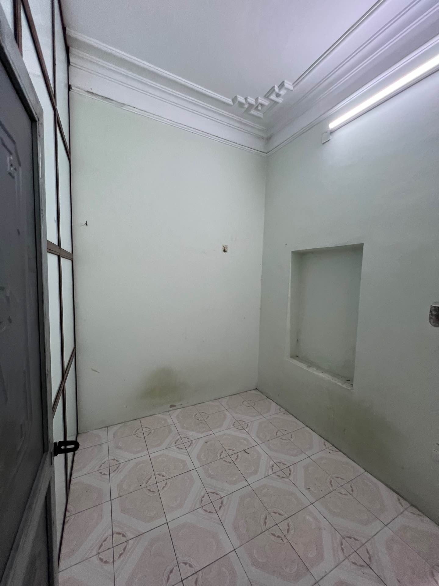 Bán nhà Tân Mai - diện tích 30m2 4 tầng - Ngõ nông thông - giá 5,6 tỷ