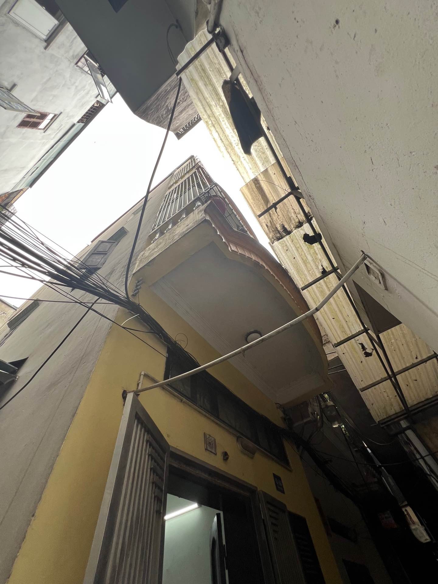 Bán nhà Tân Mai - diện tích 30m2 4 tầng - Ngõ nông thông - giá 5,6 tỷ
