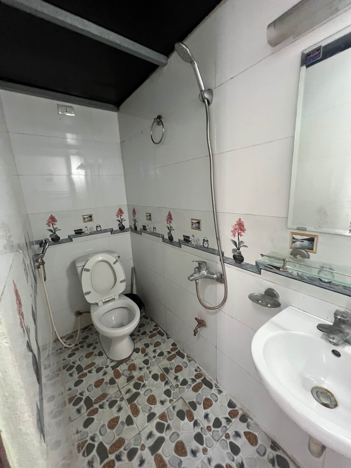 Bán nhà Tân Mai - diện tích 30m2 4 tầng - Ngõ nông thông - giá 5,6 tỷ
