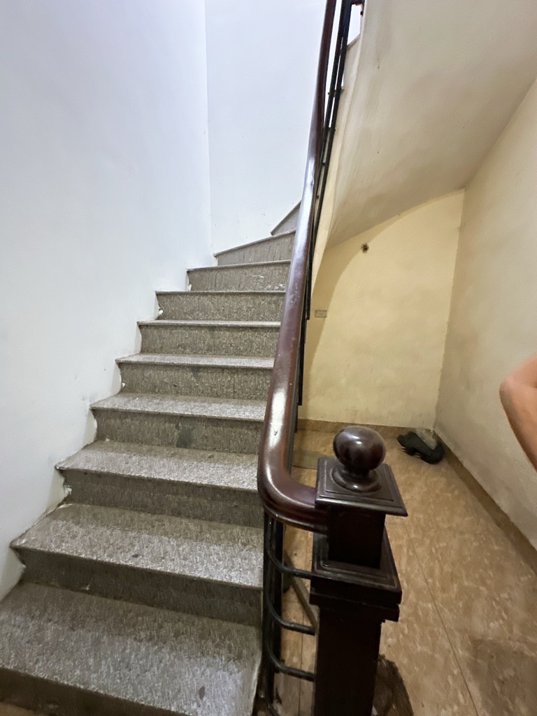 Bán nhà Ngõ 1 Thuý Lĩnh - diện tích 100m2 3 tầng - Ô TÔ TRÁNH KINH DOANH VĂN PHÒNG - giá 17,5 tỷ