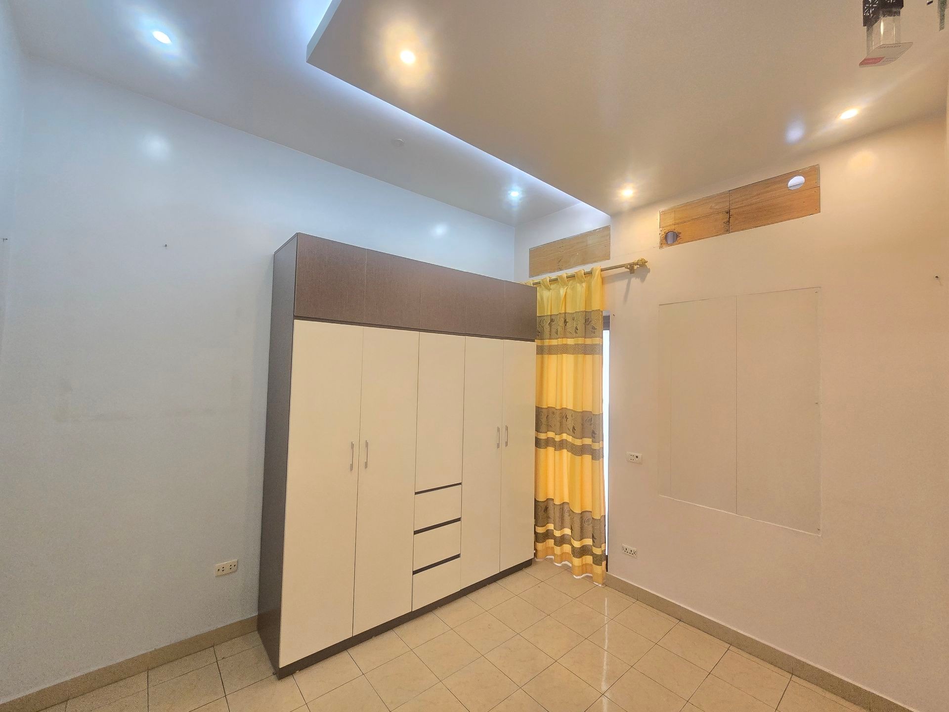 Bán nhà Yên Duyên - diện tích 52m2 4 tầng - Ô TÔ - giá 18,5 tỷ