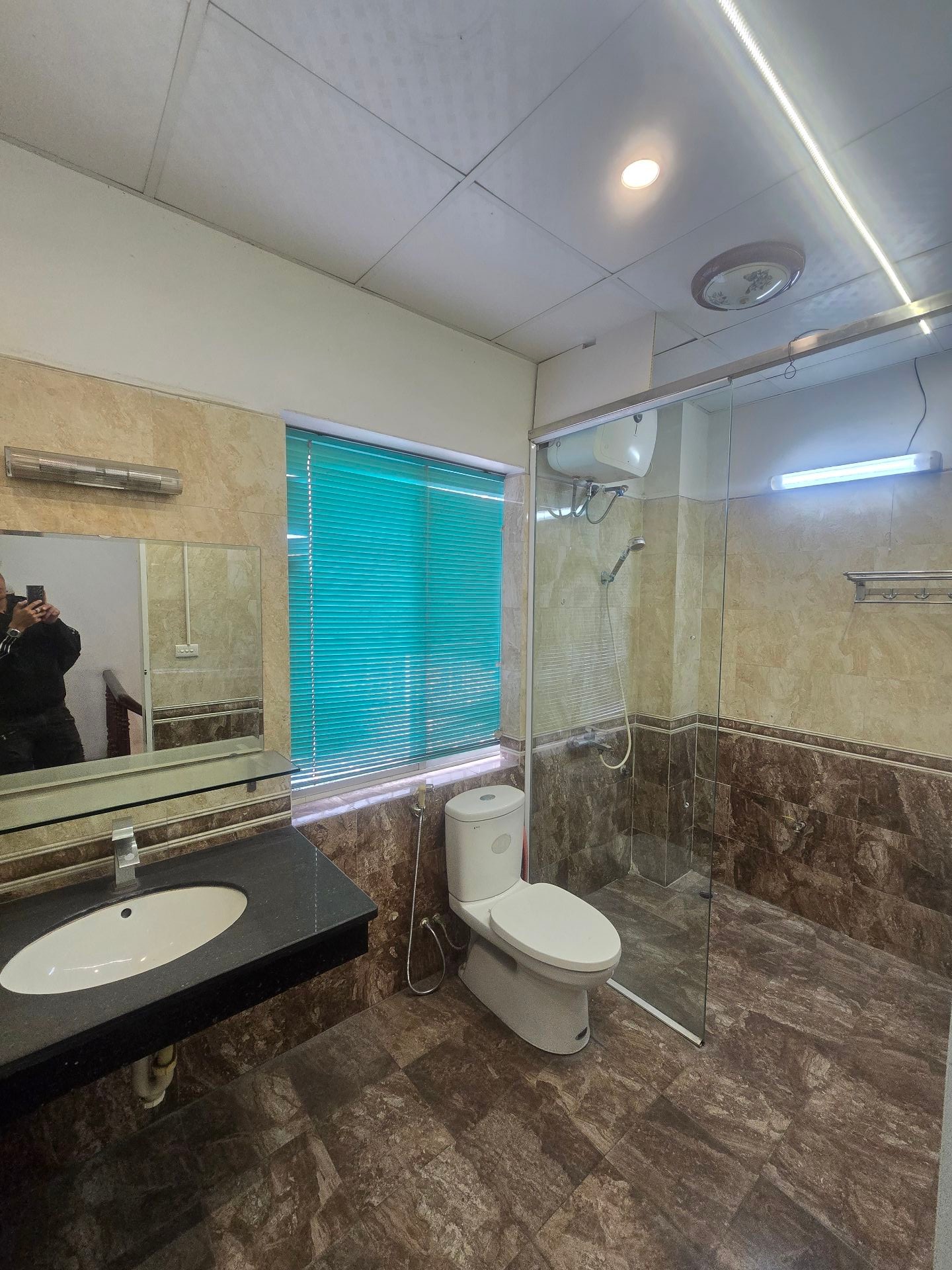 Bán nhà Yên Duyên - diện tích 52m2 4 tầng - Ô TÔ - giá 18,5 tỷ