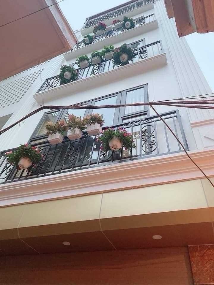 Bán nhà Trương Định - diện tích 42m2 5 tầng - Nhà đẹp hiếm có - giá 10,5 tỷ