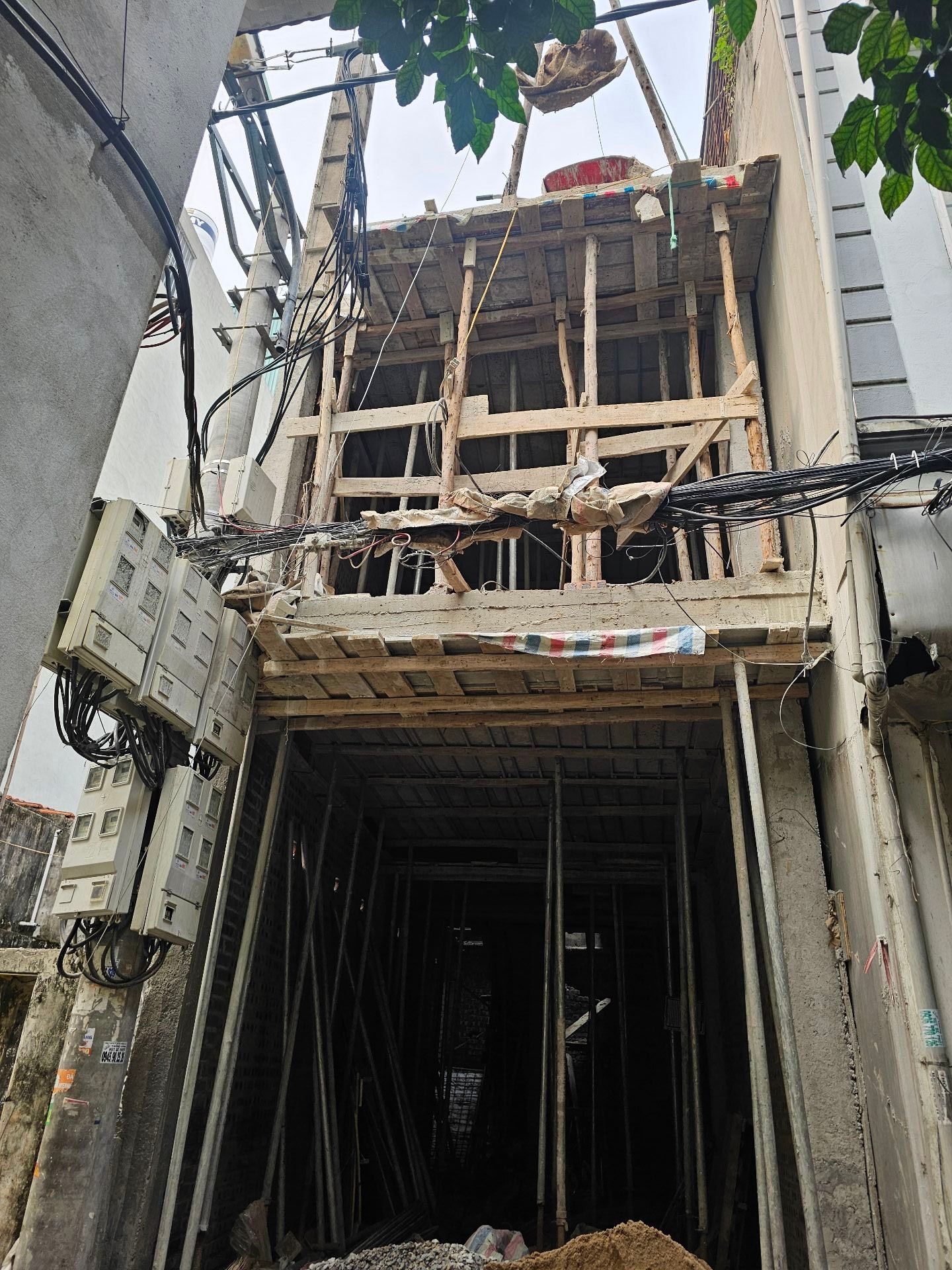 Bán nhà ngõ 55/31/10 Thanh Lân - diện tích 36m2 5 tầng - ô tô nhỏ lùi vào được - giá 9,5 tỷ
