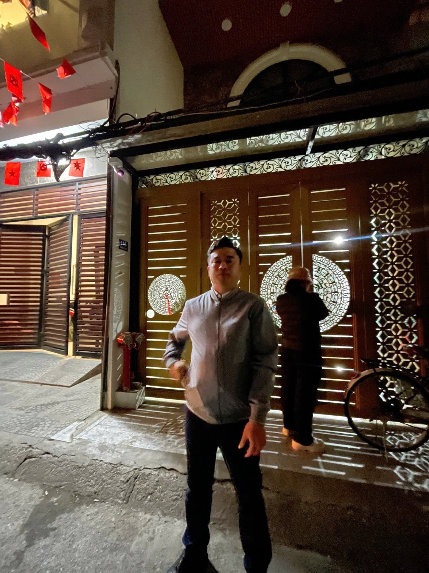 Bán nhà Ngõ Tự Do - diện tích 124m2 8 tầng - Ngõ ô tô tránh - giá Nhỉnh 42 tỷ