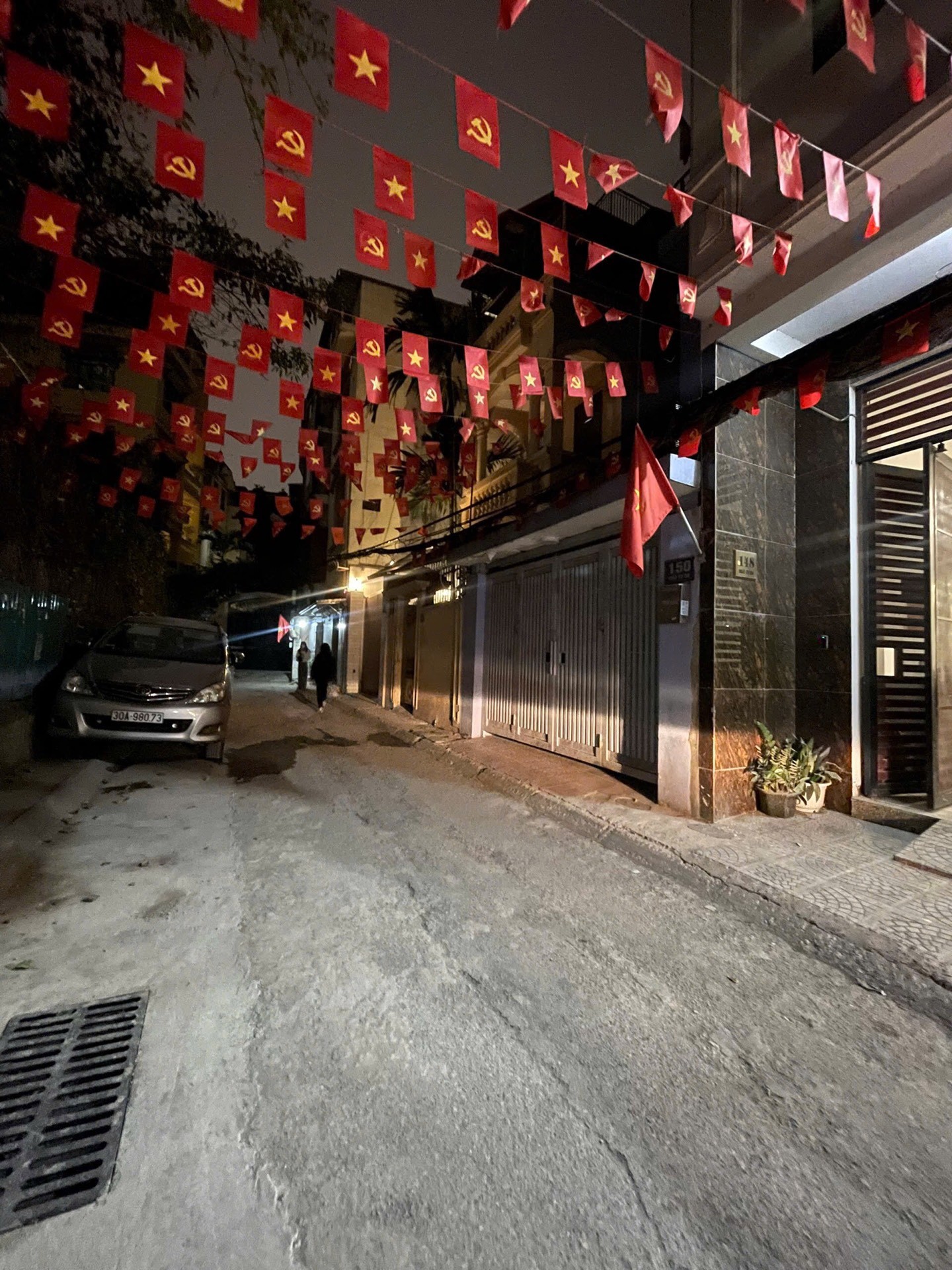 Bán nhà Ngõ Tự Do - diện tích 124m2 8 tầng - Ngõ ô tô tránh - giá Nhỉnh 42 tỷ