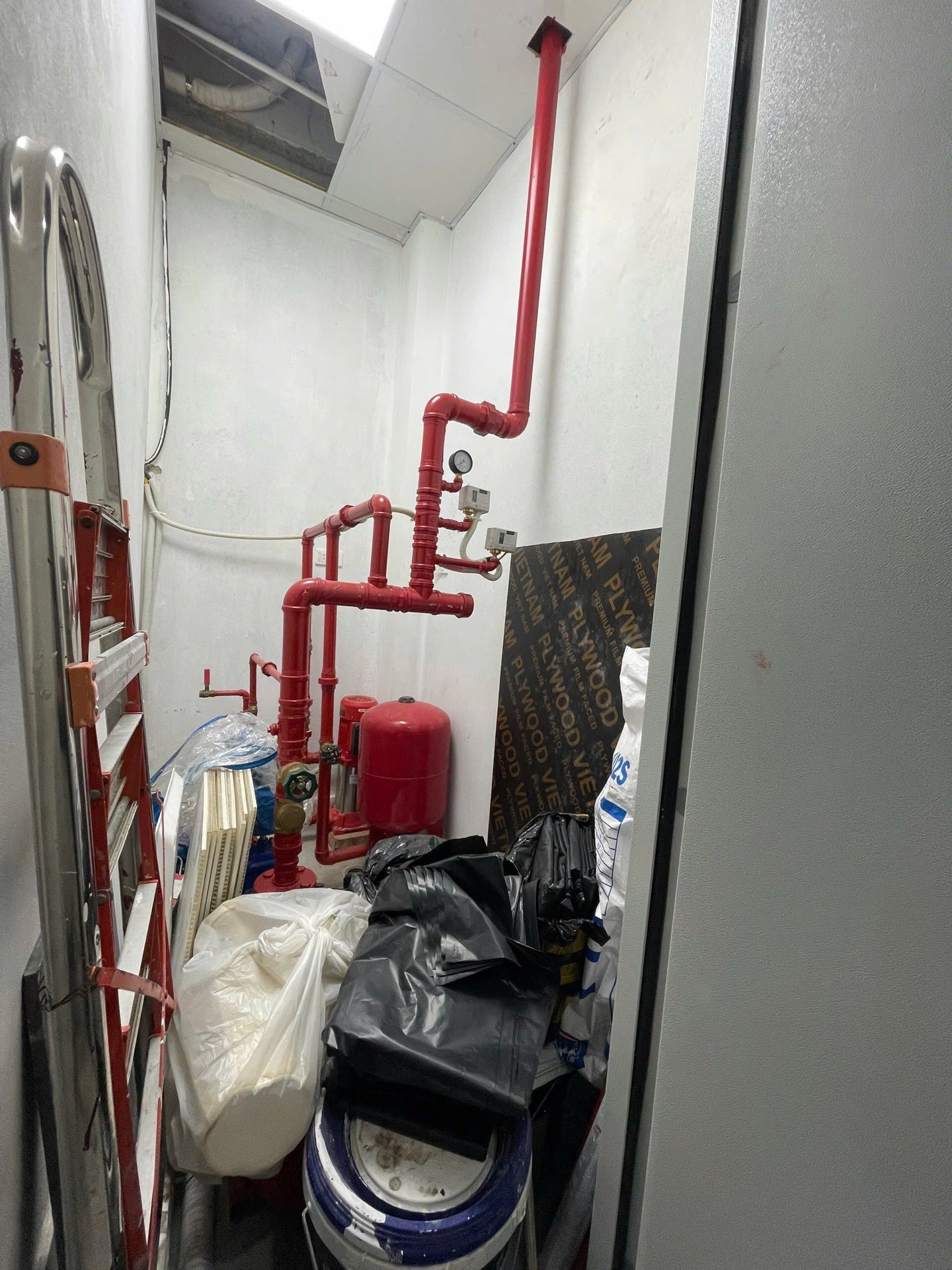 Bán nhà Ngõ Tự Do - diện tích 124m2 8 tầng - Ngõ ô tô tránh - giá Nhỉnh 42 tỷ