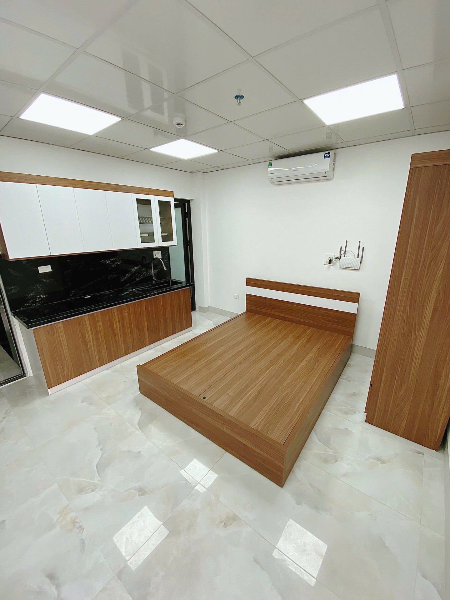 Bán nhà Ngõ Tự Do - diện tích 124m2 8 tầng - Ngõ ô tô tránh - giá Nhỉnh 42 tỷ