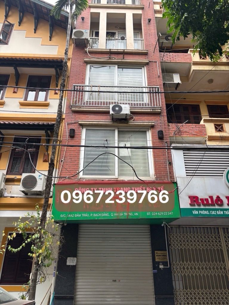 Bán nhà Đầm Trấu - diện tích 68m2 8 tầng - 2 mặt đường ô tô tránh - giá 30,5 tỷ