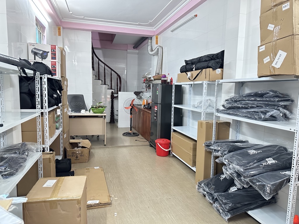 Bán nhà Lê Trọng Tấn - diện tích 39m2 3 tầng - Lô góc, mặt ngõ thông ô tô - giá 10,8 tỷ