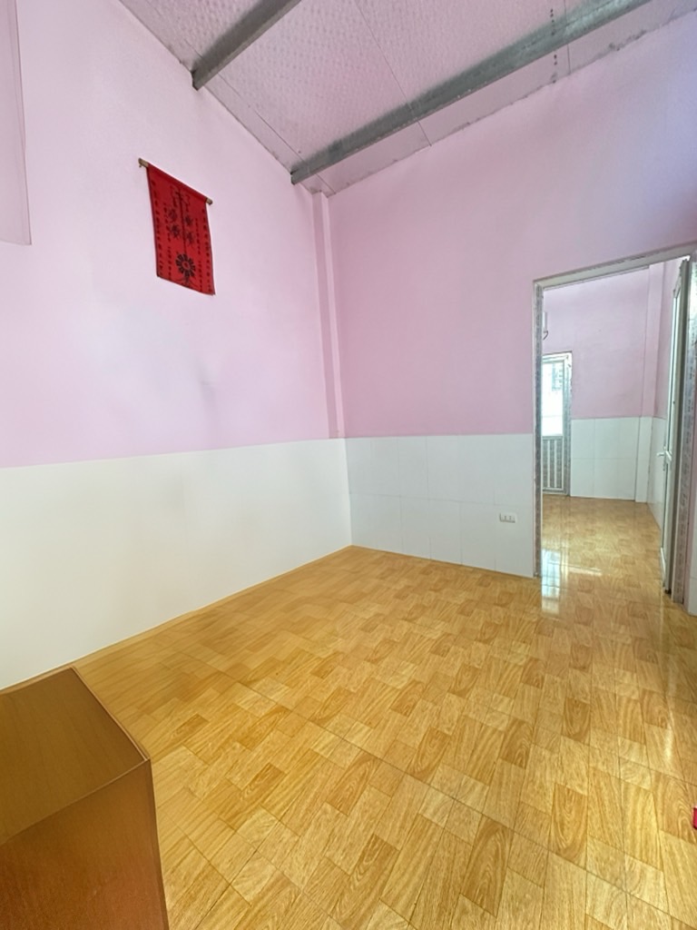 Bán nhà Lê Trọng Tấn - diện tích 39m2 3 tầng - Lô góc, mặt ngõ thông ô tô - giá 10,8 tỷ