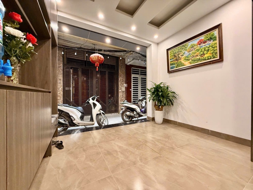 Bán nhà Tân Mai - diện tích 40m2 5 tầng - Ô TÔ ĐỖ CÁCH NHÀ 5M - giá 11,5 tỷ