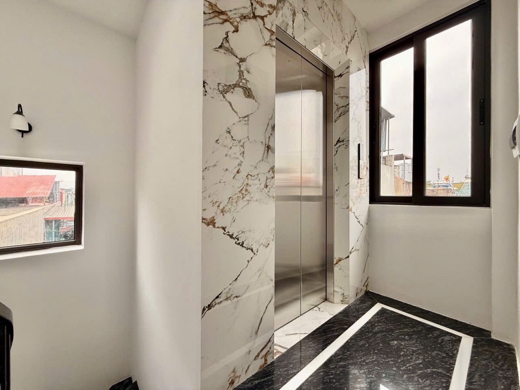 Bán nhà Tân Mai - diện tích 40m2 5 tầng - Ô TÔ ĐỖ CÁCH NHÀ 5M - giá 11,5 tỷ