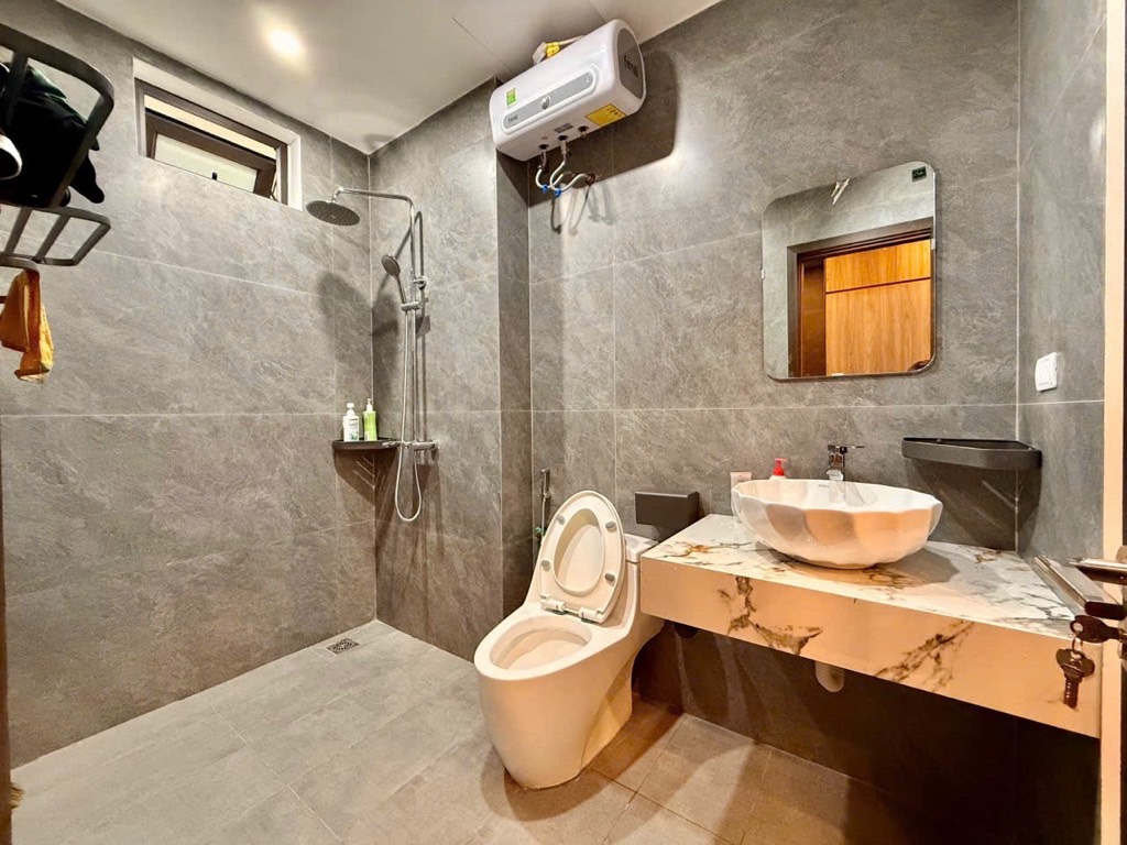 Bán nhà Tân Mai - diện tích 40m2 5 tầng - Ô TÔ ĐỖ CÁCH NHÀ 5M - giá 11,5 tỷ