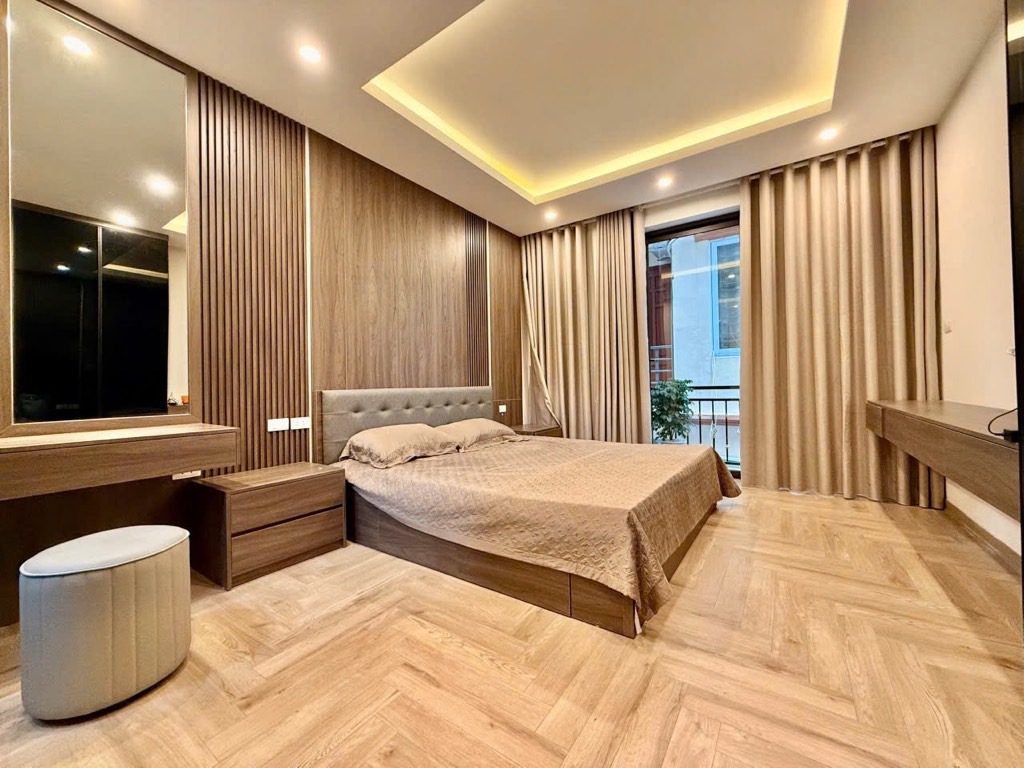 Bán nhà Tân Mai - diện tích 40m2 5 tầng - Ô TÔ ĐỖ CÁCH NHÀ 5M - giá 11,5 tỷ