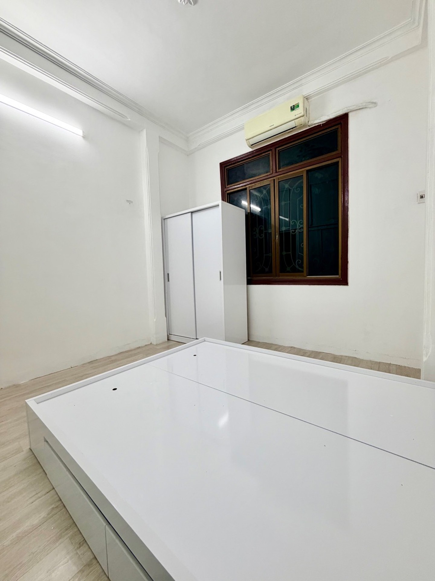 Bán nhà Hồng Mai - diện tích 19m2 4 tầng - gần ô tô - giá 3,7 tỷ