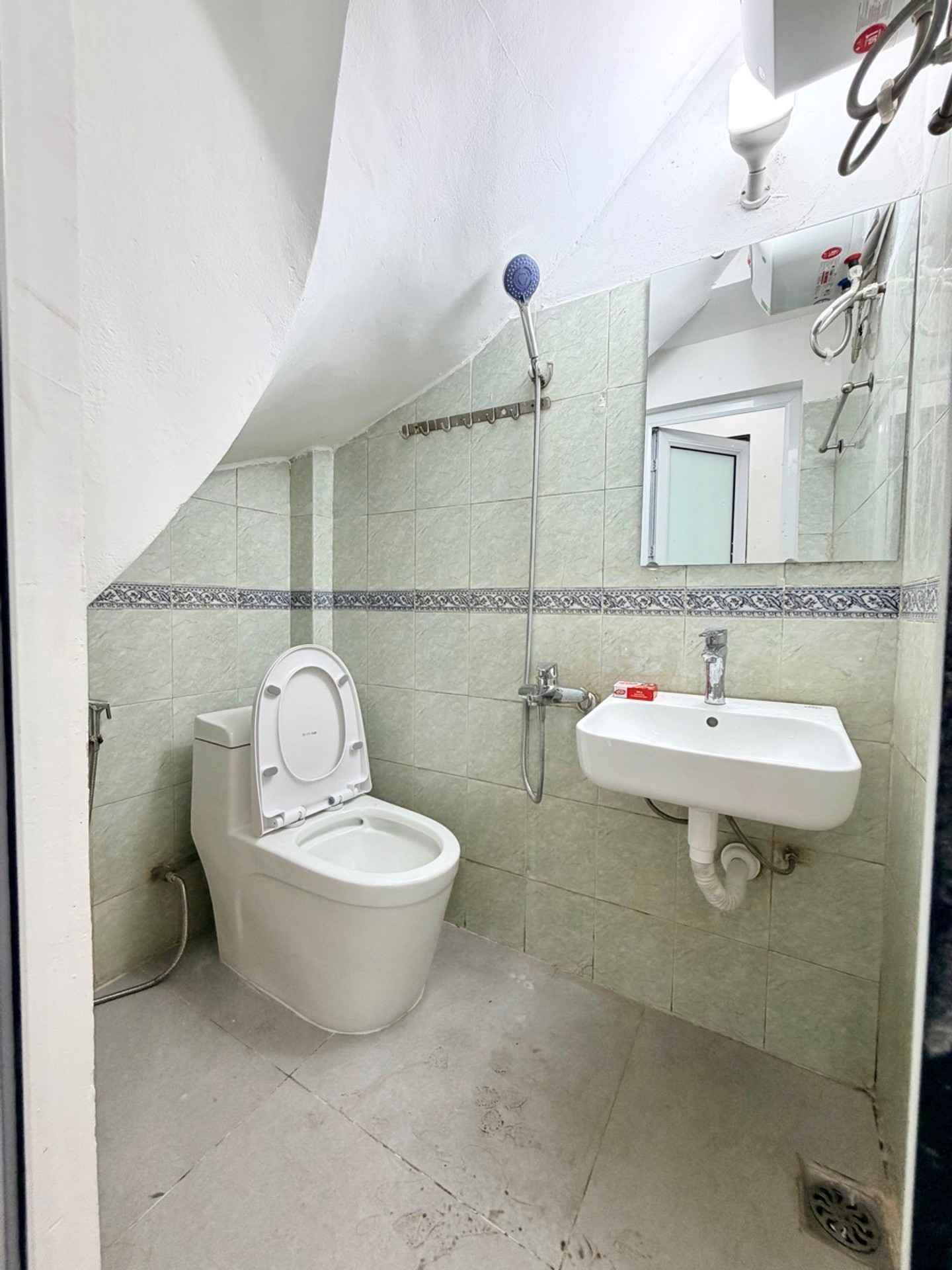 Bán nhà Hồng Mai - diện tích 19m2 4 tầng - gần ô tô - giá 3,7 tỷ