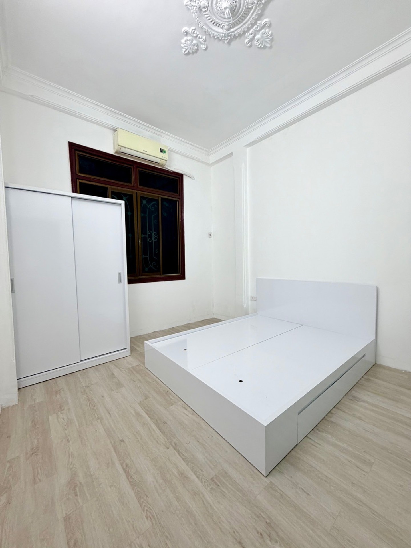 Bán nhà Hồng Mai - diện tích 19m2 4 tầng - gần ô tô - giá 3,7 tỷ