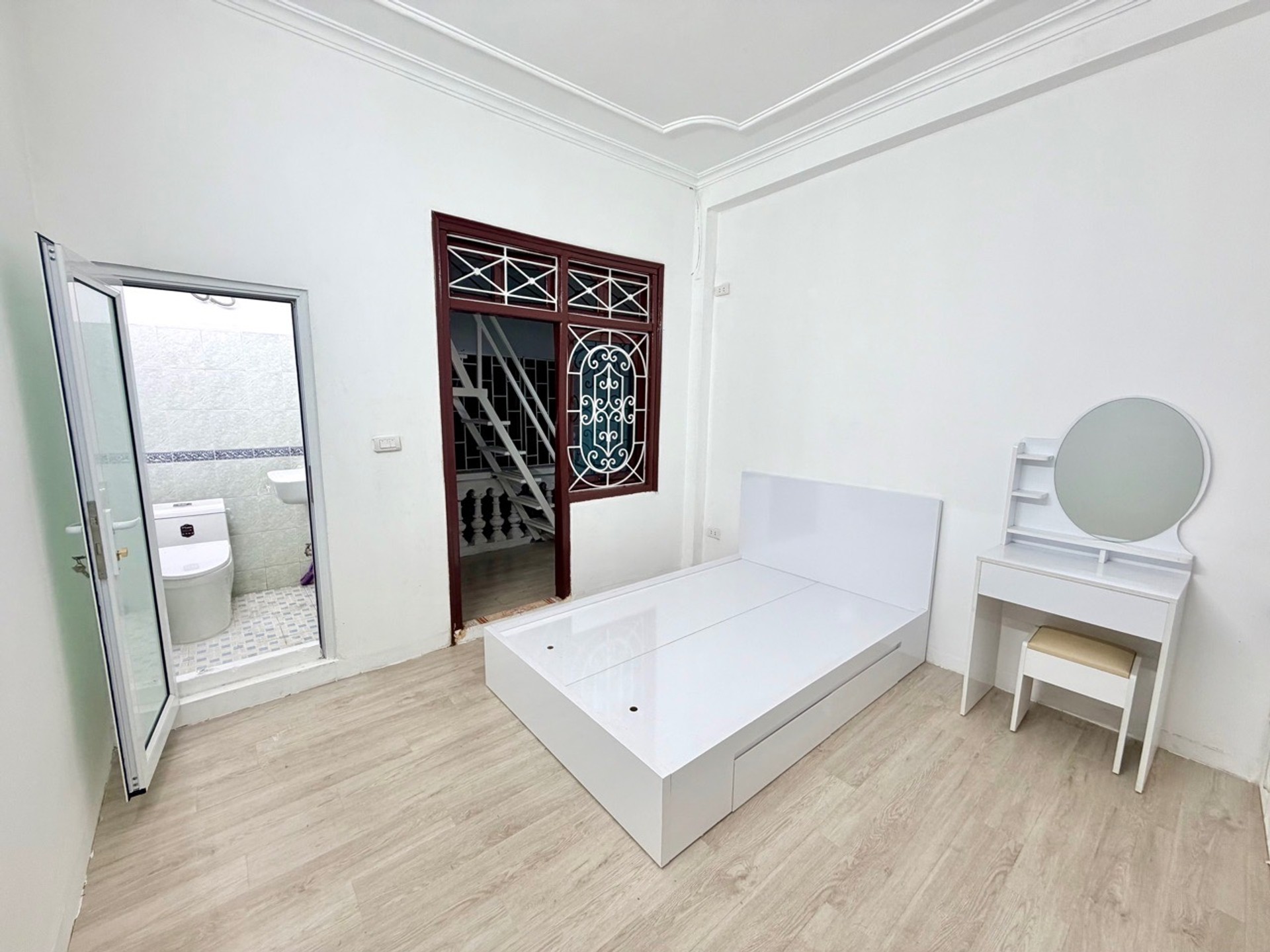 Bán nhà Hồng Mai - diện tích 19m2 4 tầng - gần ô tô - giá 3,7 tỷ
