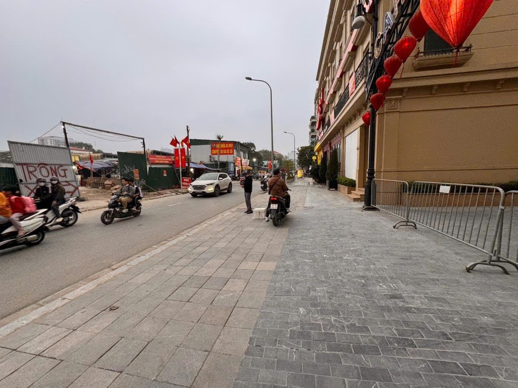 Bán nhà Nguyễn Xiển - diện tích 118m2 6 tầng - Lô góc 3 mặt thoáng - giá 52 tỷ