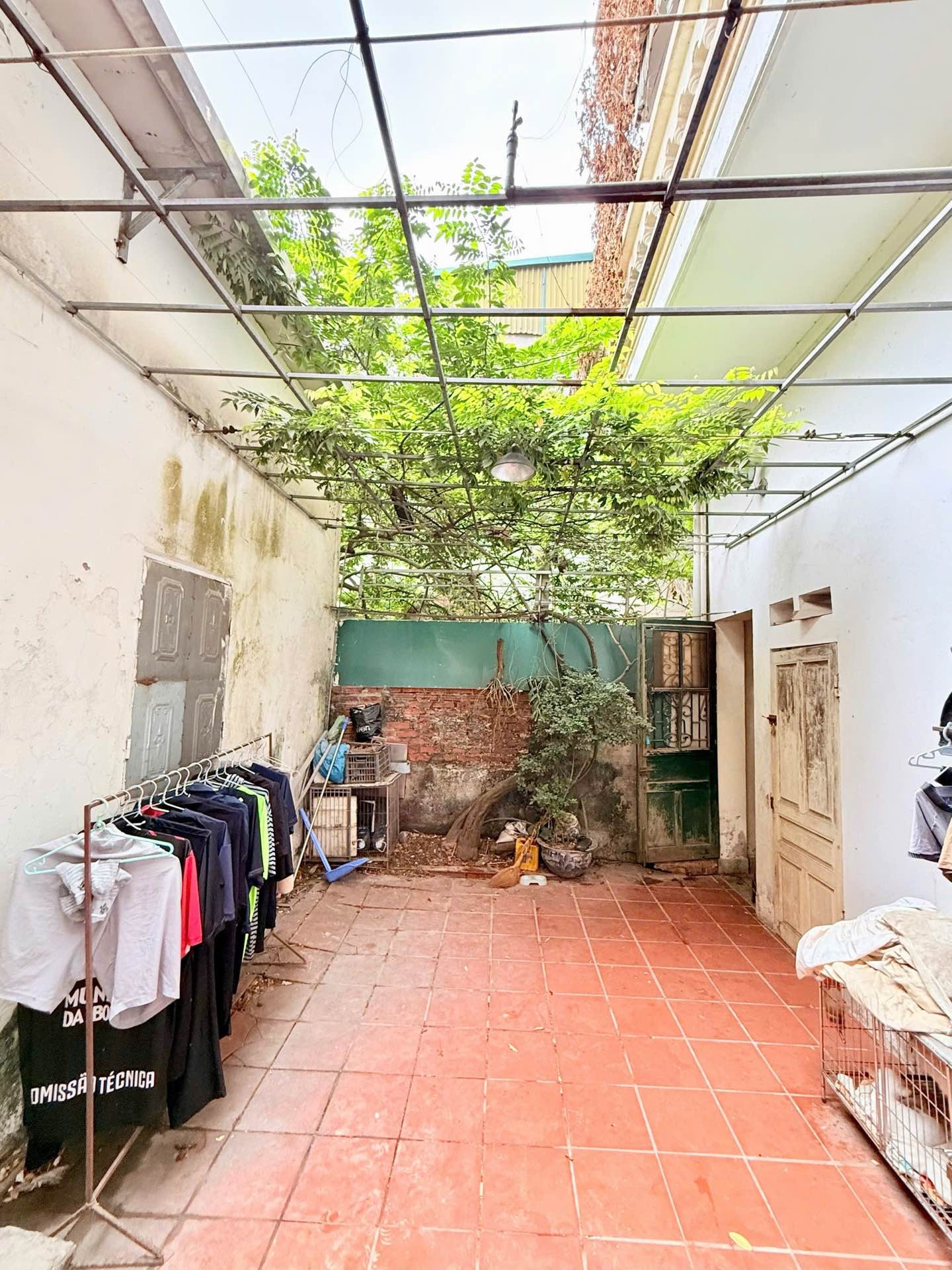 Bán nhà La Thành - diện tích 170m2 4 tầng - 2 mặt tiền - giá 150 tỷ