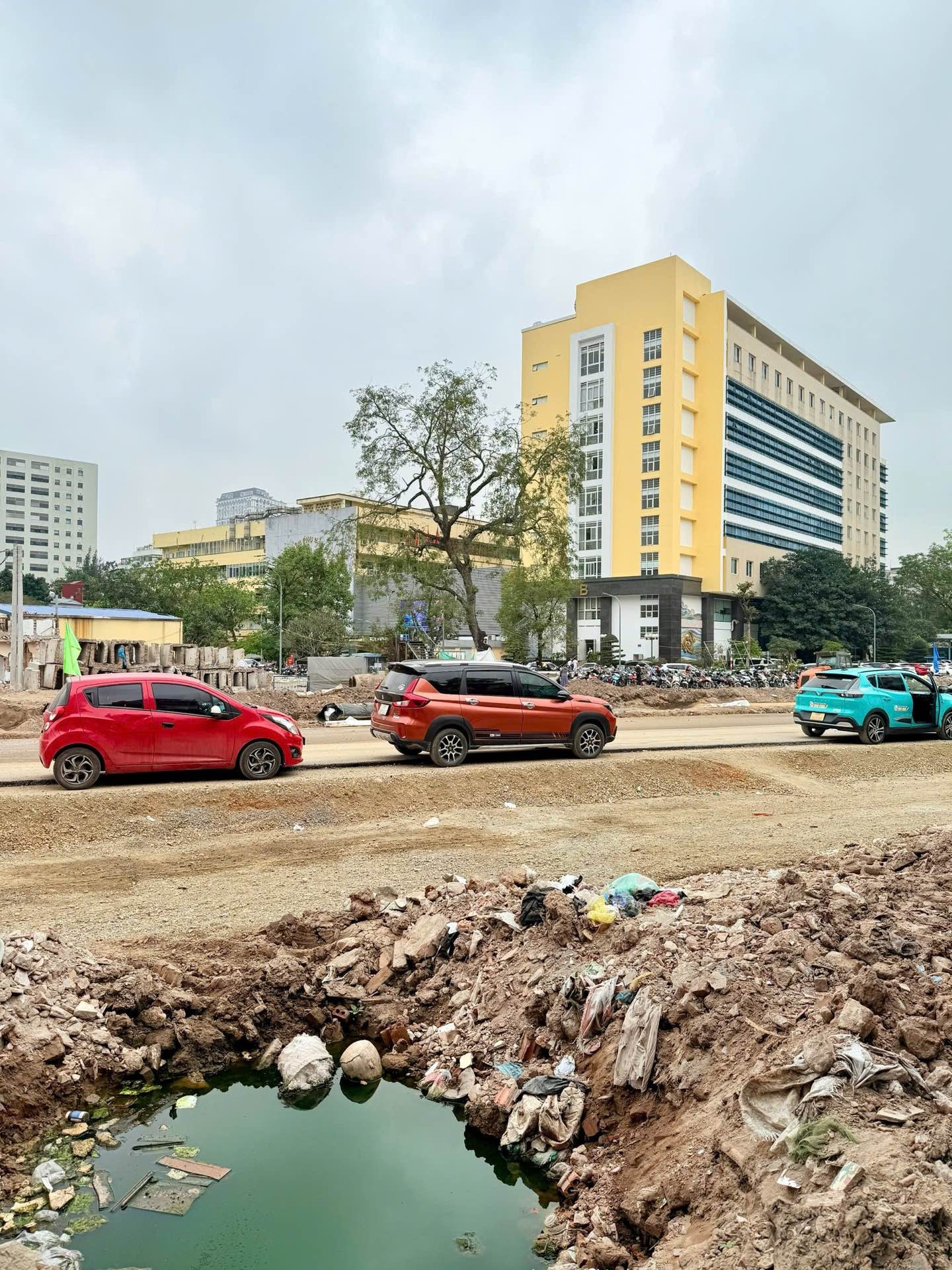 Bán nhà La Thành - diện tích 170m2 4 tầng - 2 mặt tiền - giá 150 tỷ