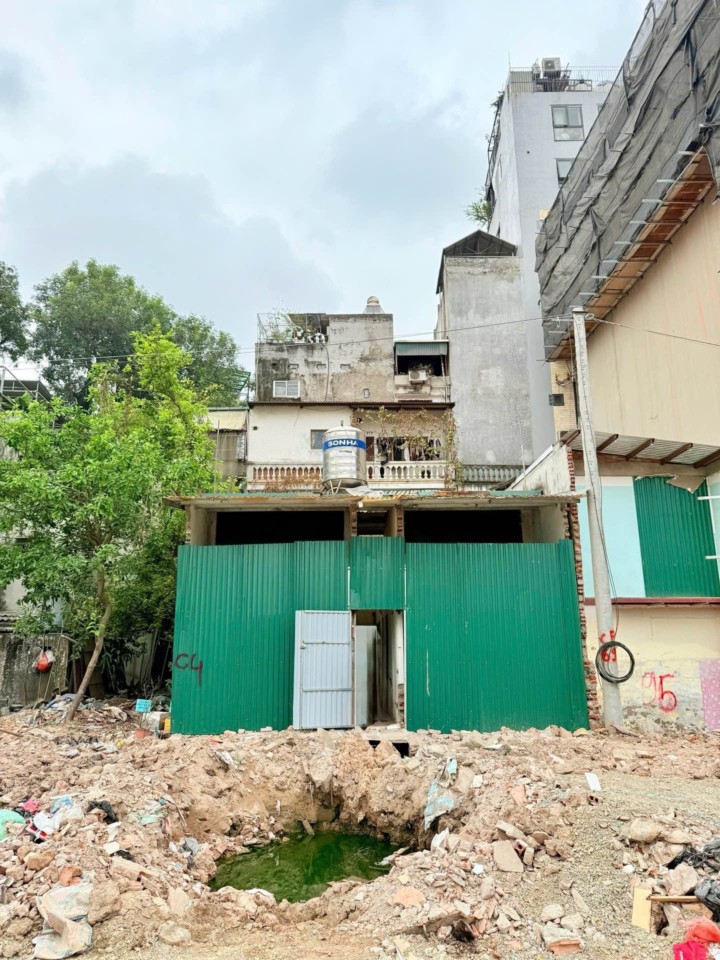 Bán nhà La Thành - diện tích 170m2 4 tầng - 2 mặt tiền - giá 150 tỷ