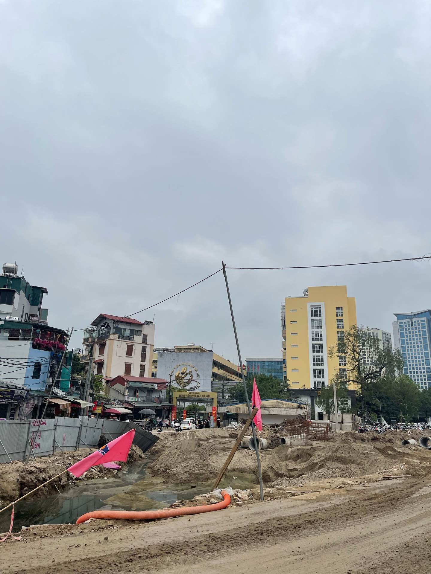 Bán nhà La Thành - diện tích 170m2 4 tầng - 2 mặt tiền - giá 150 tỷ