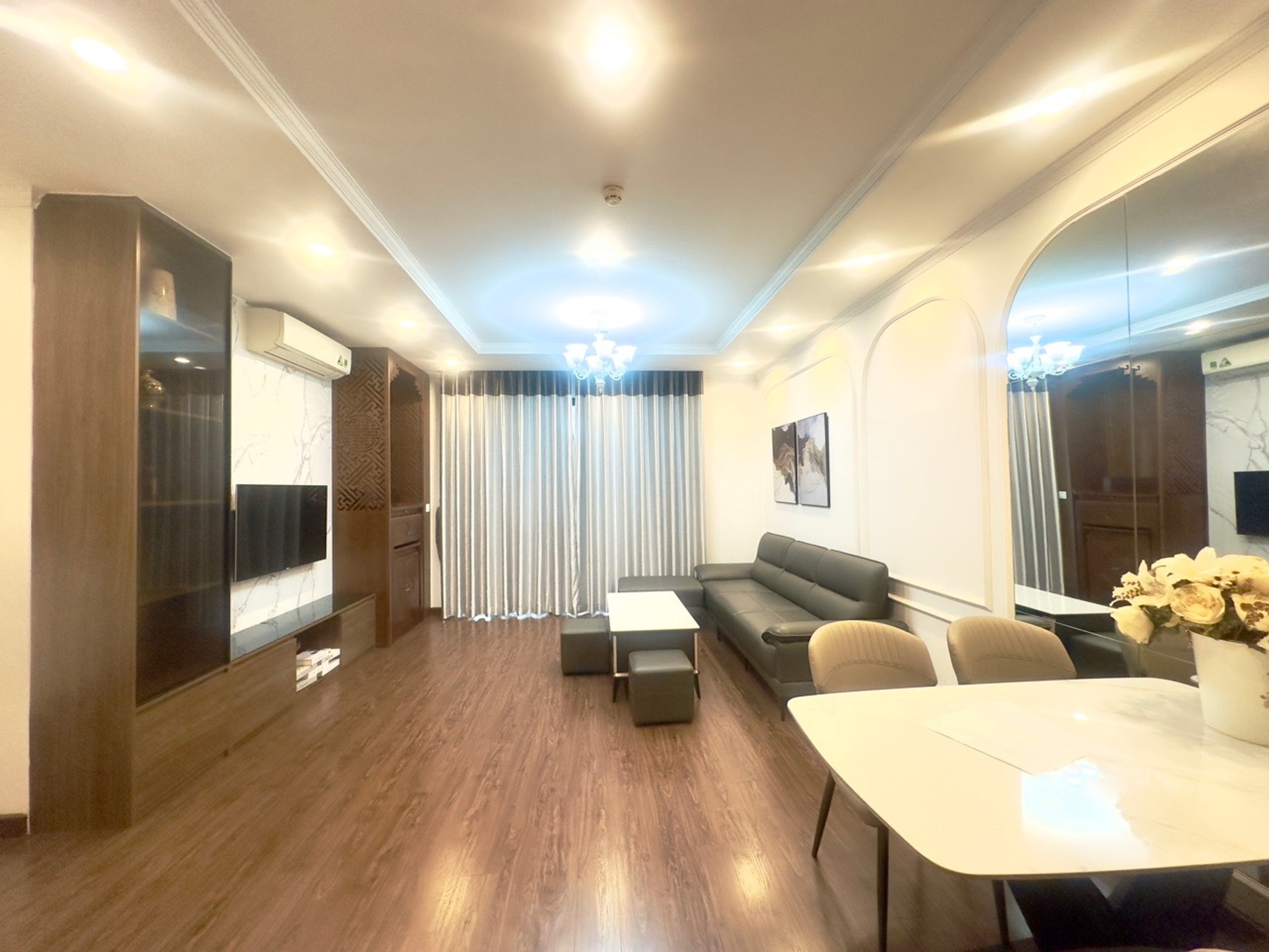 Bán nhà Minh Khai - diện tích 95m2 1 tầng - Chung cư cao cấp Times City - giá 10,7 tỷ